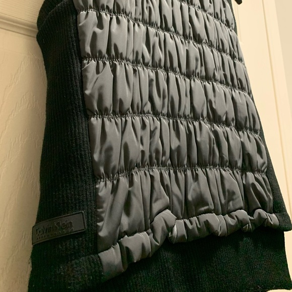 Calvin Klein Puffer Vest - Picture 7 of 7